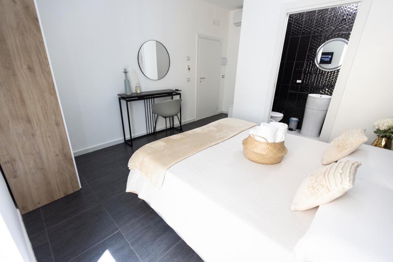 Lena Suite Bari Vecchia Bagian luar foto